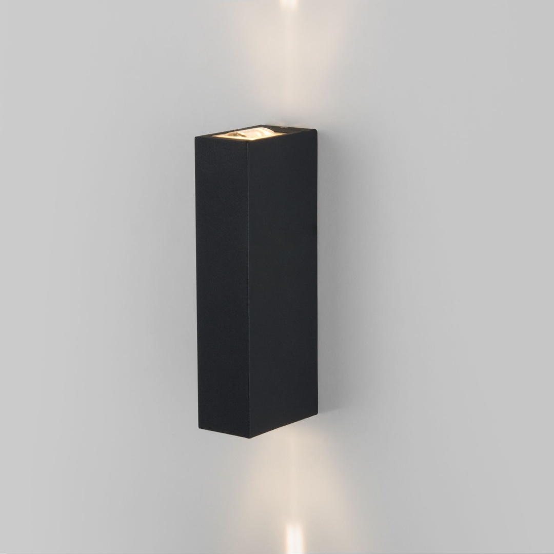 Уличный настенный светодиодный светильник Blaze LED IP65 35136/W черный в строительном магазине