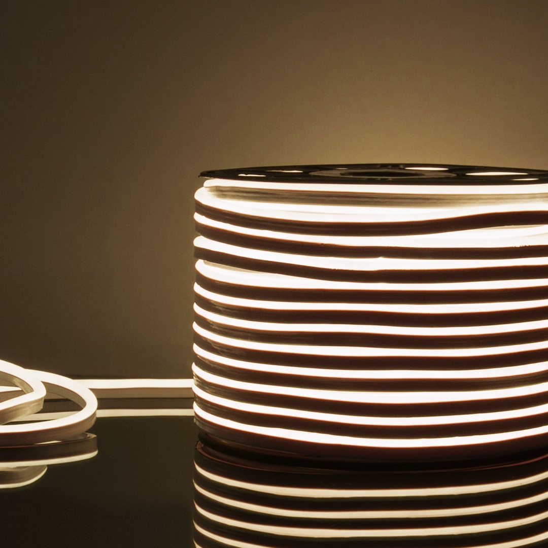 Светодиодный гибкий неон 220 В 9.6 Вт/м 120 Led/м 2835 IP67, односторонний дневной белый 4200 K, 50 м Гибкий неон 220V 9,6W 120Led 2835 IP67 односторонний дневной белый, 50 м в строительном магазине