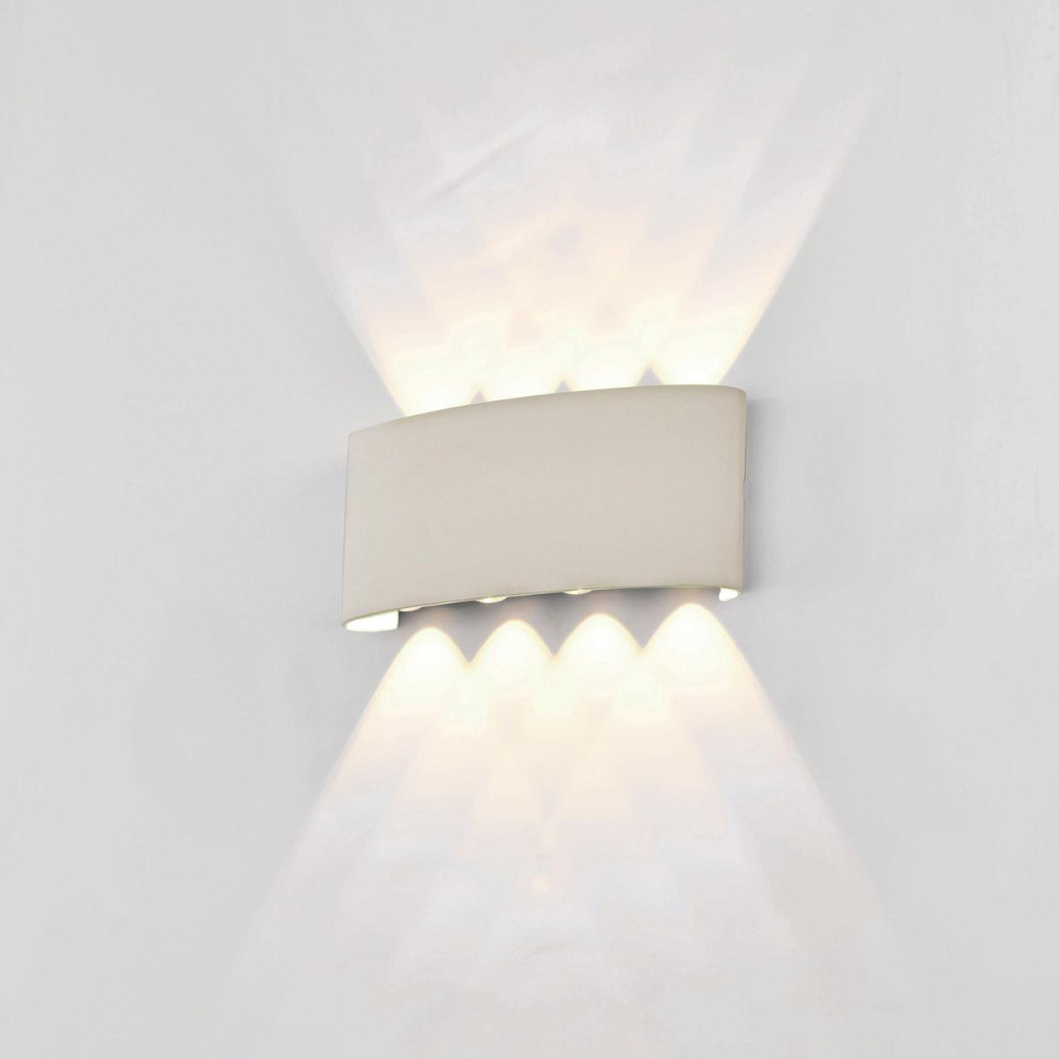 Уличный настенный светодиодный светильник Mantra Arcs 7814 в строительном магазине