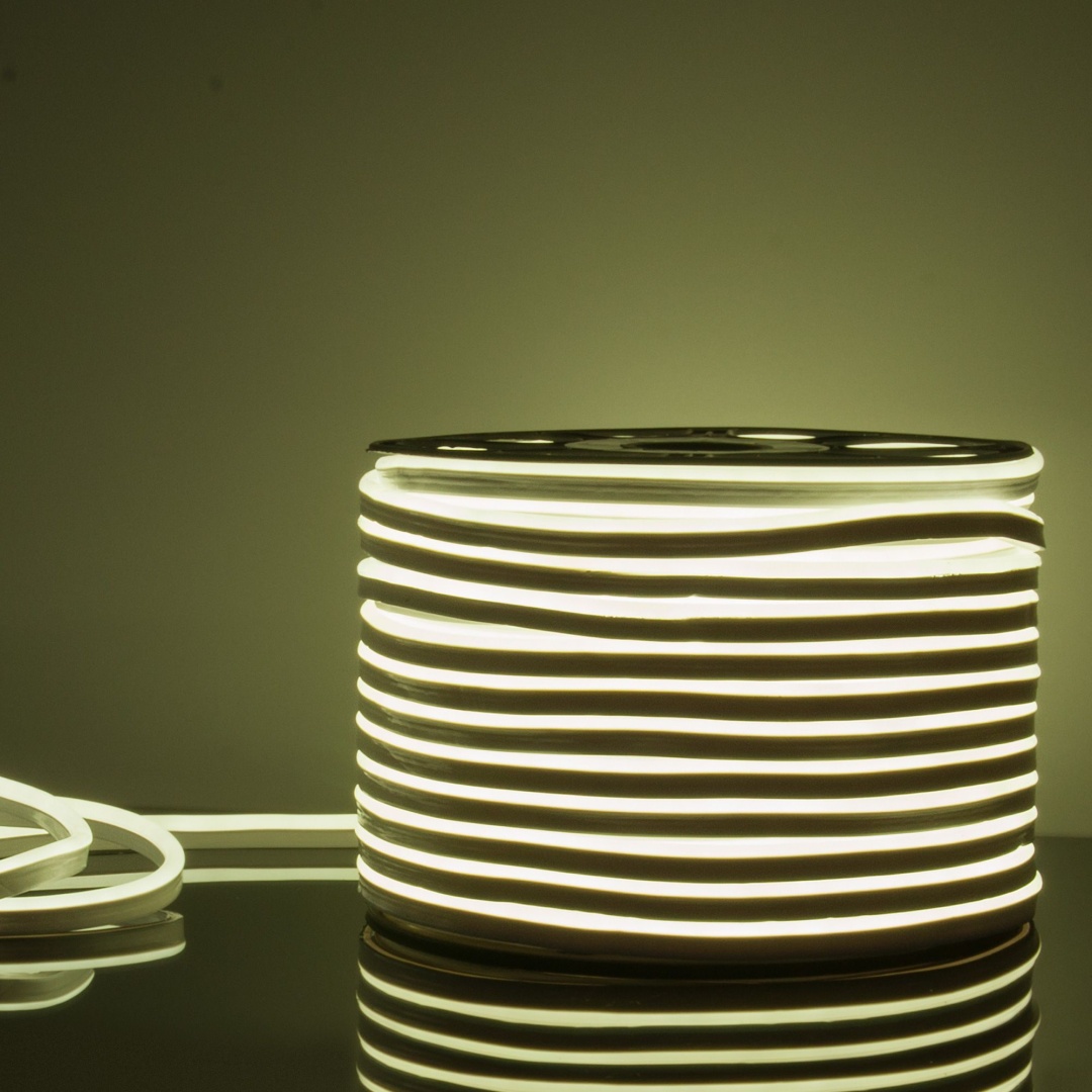 Светодиодный гибкий неон 220 В 9,6 Вт/м 120 Led/м 2835 IP67, односторонний холодный белый 6500К, 50 м Гибкий неон 220V 9,6W 120Led 2835 IP67 односторонний холодный белый, 50 м в строительном магазине