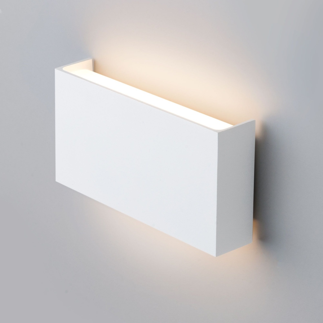 Пылевлагозащи<wbr>щенный светодиодный светильник Golf IP54 1705 Techno LED белый в строительном магазине