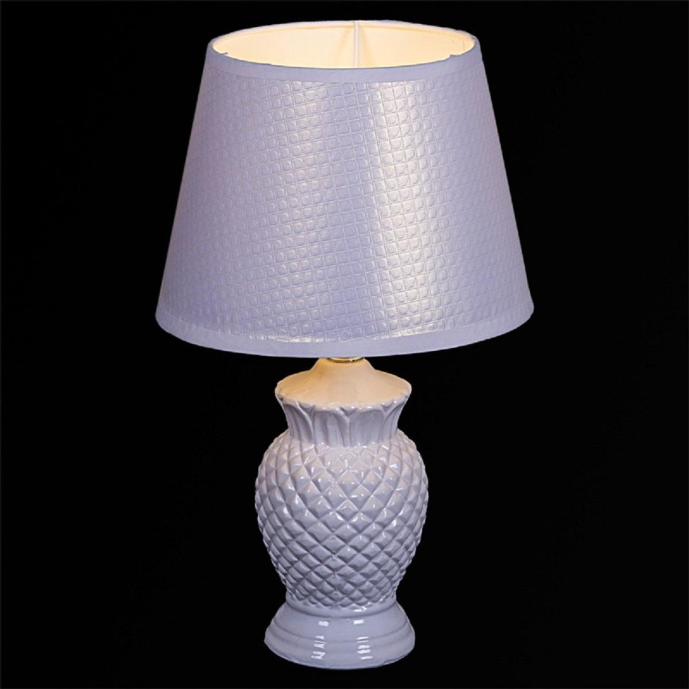 Настольная лампа Reluce 00186-0.7-01 в строительном магазине