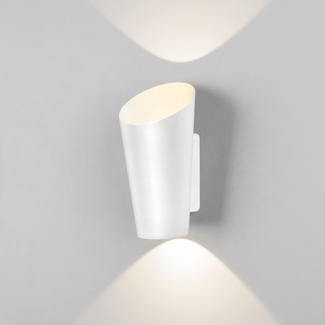 Уличный настенный светодиодный светильник Tronc IP54 1539 TECHNO LED белый в строительном магазине