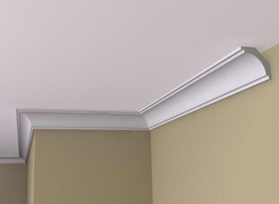 При выборе карнизных планок для углов потолка необходимо соблюдать чувство меры Карнизные планки для углов