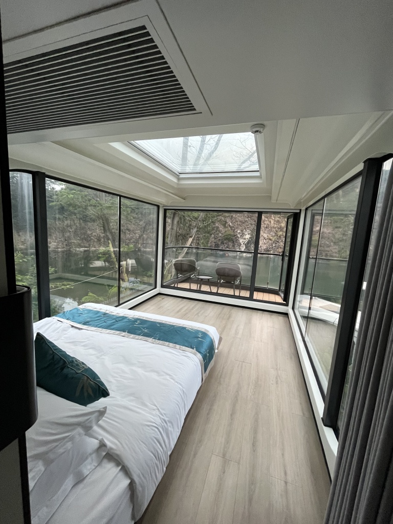 SPACE CABIN (7).jpg SPACE CABIN (7).jpg