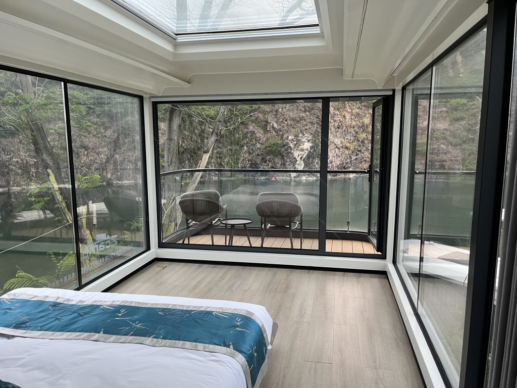 SPACE CABIN (6).jpg SPACE CABIN (6).jpg