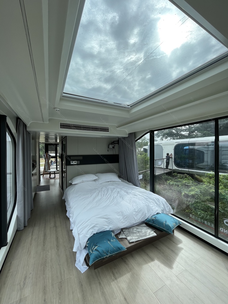 SPACE CABIN (9).jpg SPACE CABIN (9).jpg